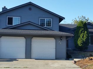 73 NW Roeder Dr, Oak Harbor, WA 98277