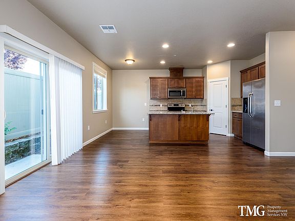 4th image of 7600 NE 31st Cir #4