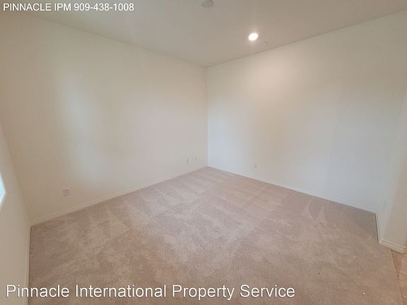 4th image of 2956 E La Avenida Dr