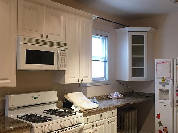 5th image of 1930 N Leavitt St #1