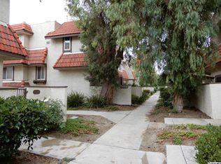 18007 River Cir APT 5, Santa Clarita, CA 91387