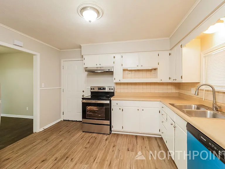 808 N Piute Ave — Photo 7