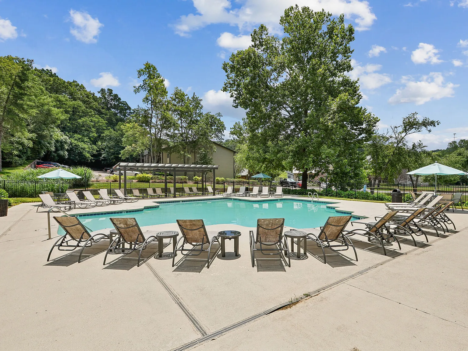 The Lakes Bellevue — Photo 1