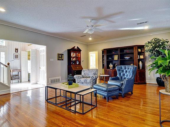 2nd image of 4217 Oak Springs Dr