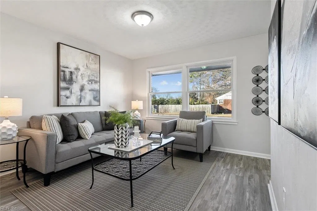 4 bed, 2.5 bath, 1586 sqft, $2,900 — Photo 2