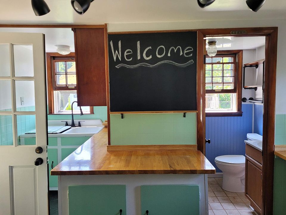 25 Thompson St, Milford, CT 06460 Zillow