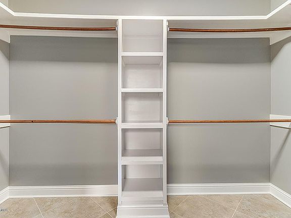 4th image of 102 Shadow Springs Dr