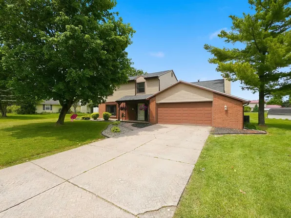 1102 Heritage Ln, Angola, IN 46703