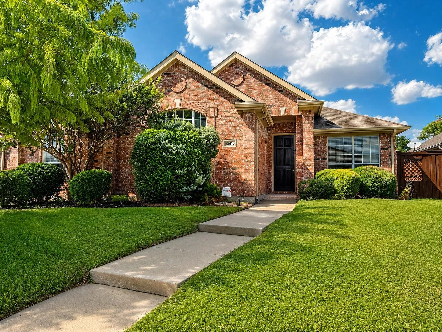 4 bed, 2169 sqft, $2,600 — Photo 1