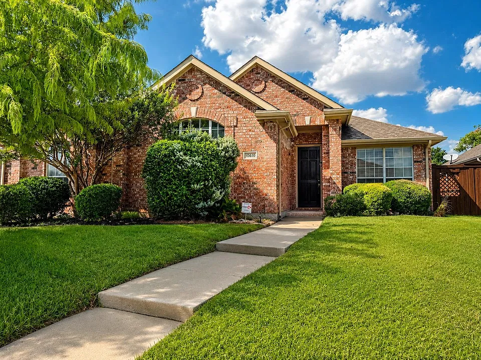 10610 Stone Falls Ln