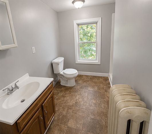 1st image of 846 Carteret Ave Floor 2