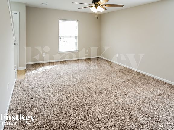 4th image of 615 Silver Moss Dr