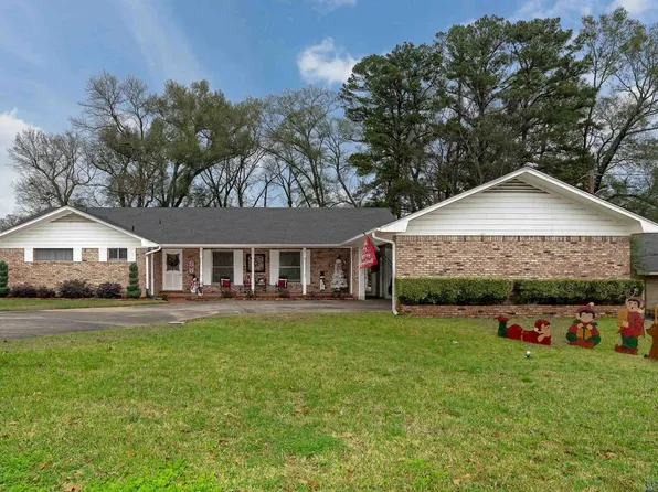 203 Hickory St, Gladewater, TX 75647