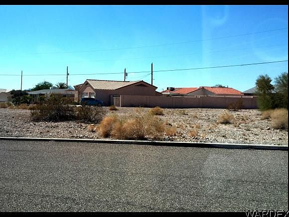 2nd image of 3357 Newport Dr