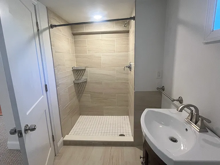 18A Silver Lake Ave #A — Photo 8