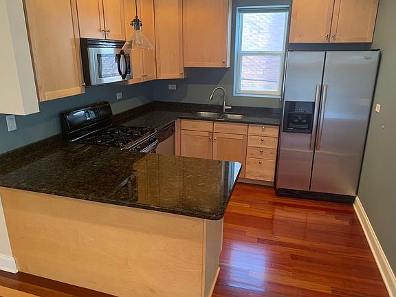 4th image of 4415 N Rockwell St APT 2F