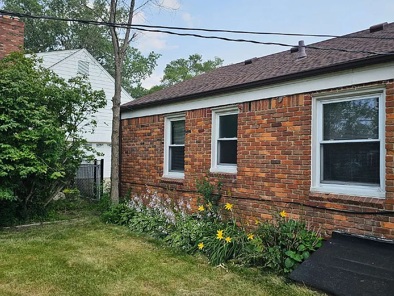 8457 McKinley Ave — Photo 14