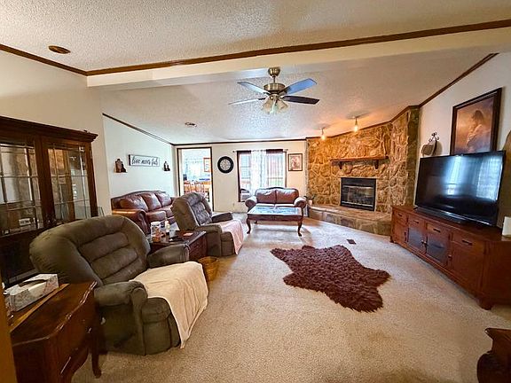 5th image of 712 Breeding Rd