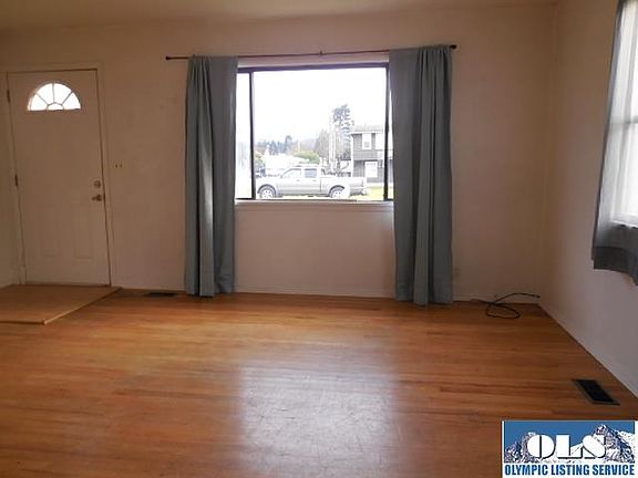 3rd image of 2323 E 4th Ave