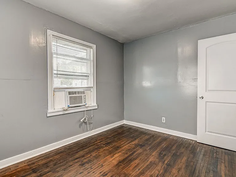 759 E Lawrence St — Photo 19