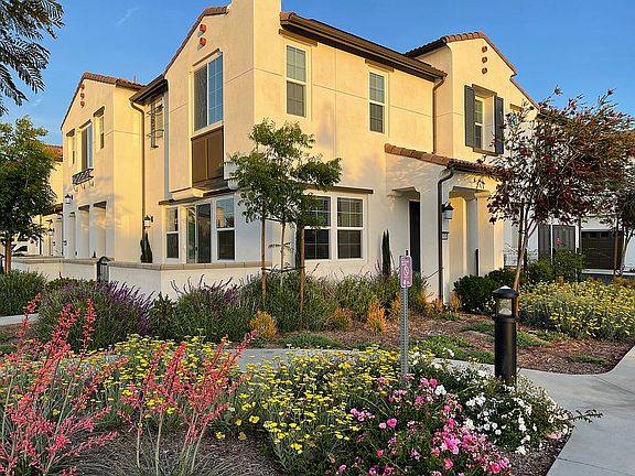 4th image of 30408 Town Square Dr