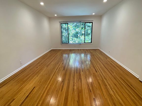 4th image of 3159 Barbara Ct #C