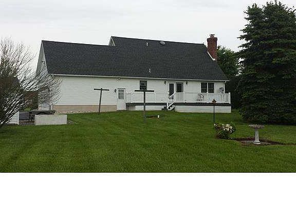 3rd image of 529 Lake Dr