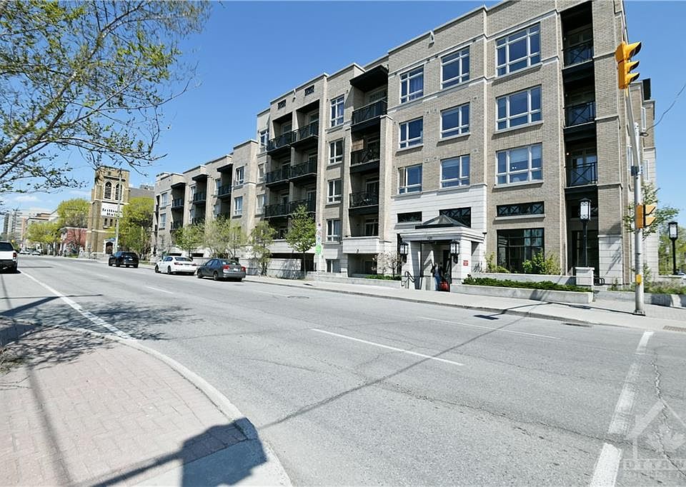 2nd image of 429 Kent St