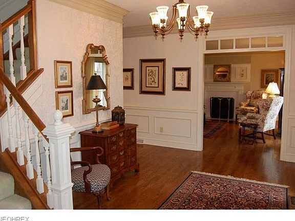 2nd image of 7014 Saint Ives Blvd