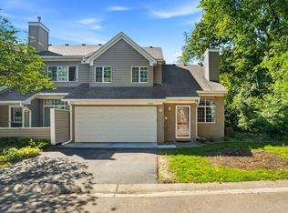 2768 Autumnwood Ln, Minnetonka, MN 55305