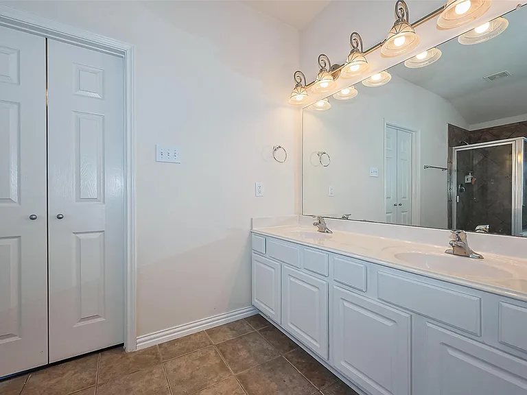 1007 Casting Springs Way — Photo 35