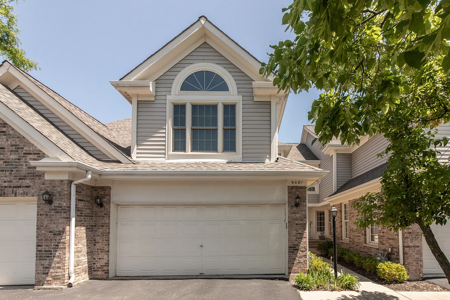 9081 Jacqueline Dr photo 1
