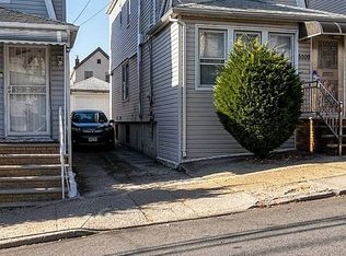 8608 144th St, Jamaica, NY 11435