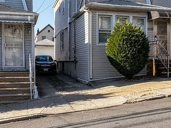 8608 144th St, Jamaica, NY 11435