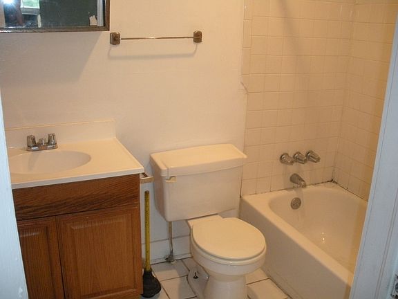 5th image of 8421 S Claiborne Ave APT 4