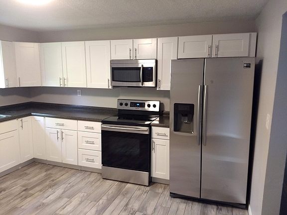 3rd image of 1204 Queenie Ln