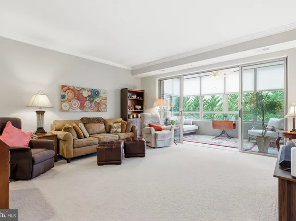 19350 Magnolia Grove Sq Unit 403, Lansdowne, VA 20176