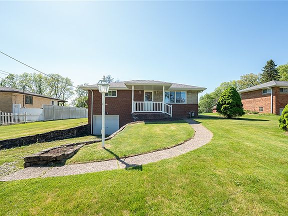 2nd image of 115 Horseshoe Dr