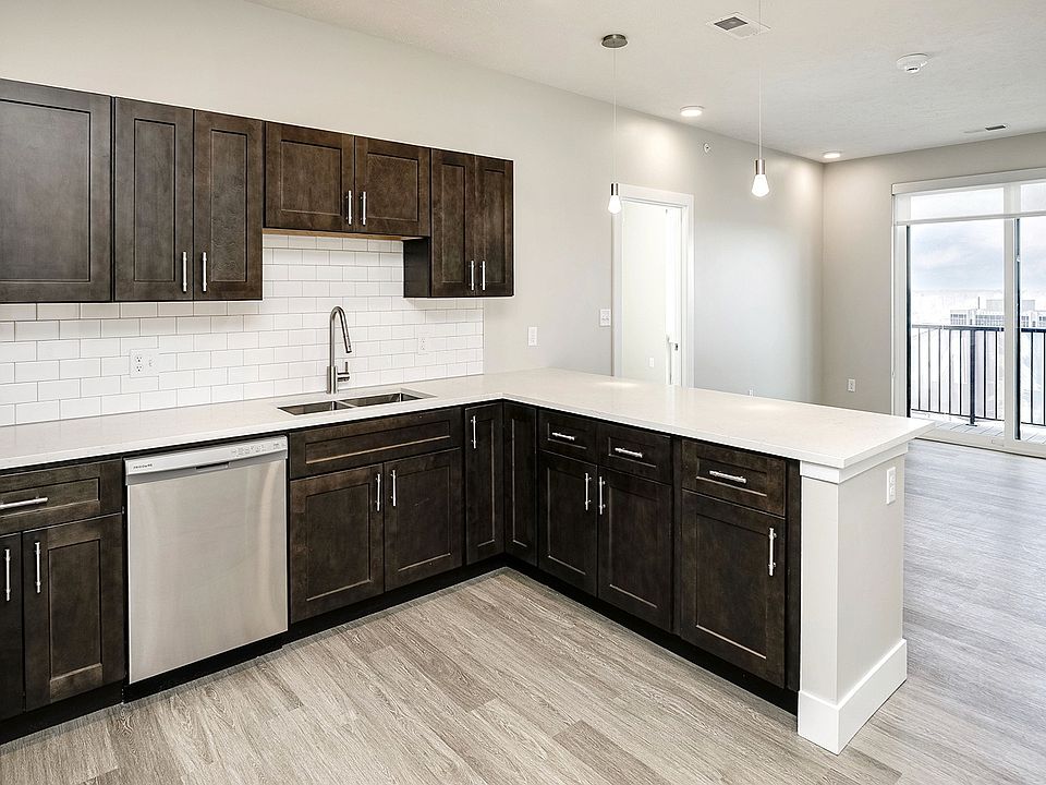 1st image of 120 N 39th St #408
