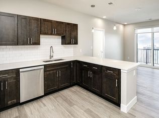 120 N 39th St #408, Omaha, NE 68131