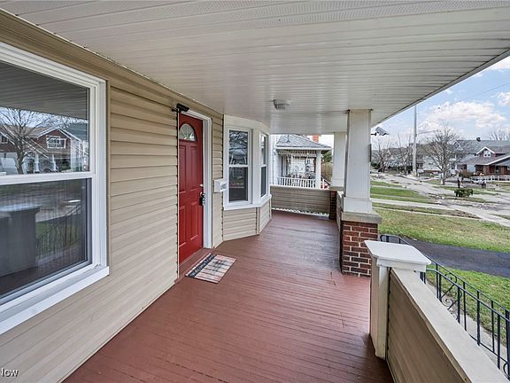 5th image of 8901 Rosewood Ave