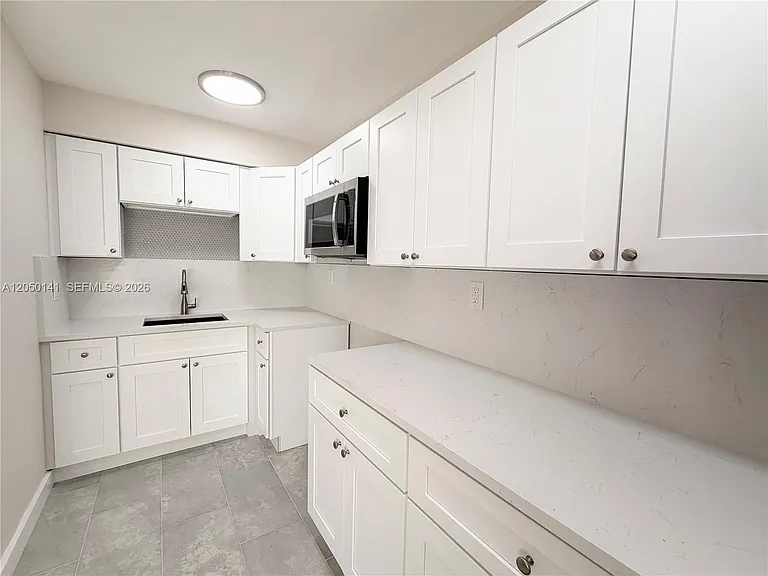 1632 NE 4th Pl #2 — Photo 4