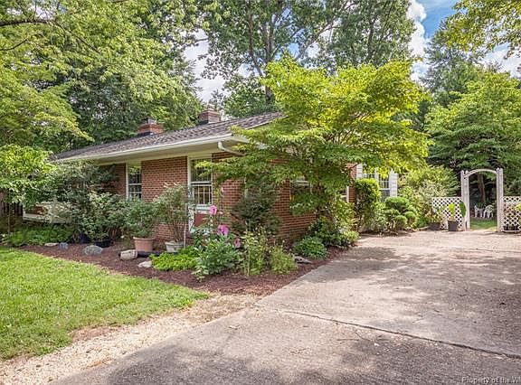 4th image of 135 Ferncliff Dr