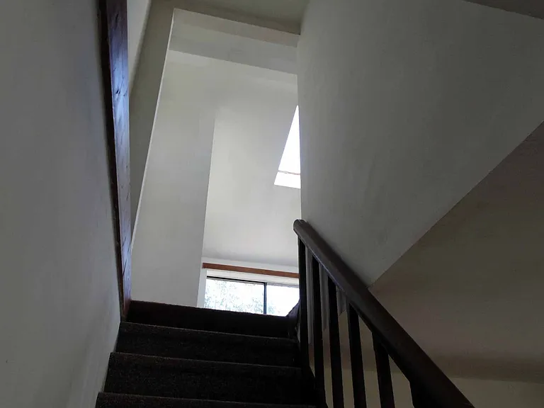 Stony Hollow Dr — Photo 9