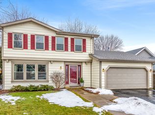 608 Federal Pkwy, Lindenhurst, IL 60046