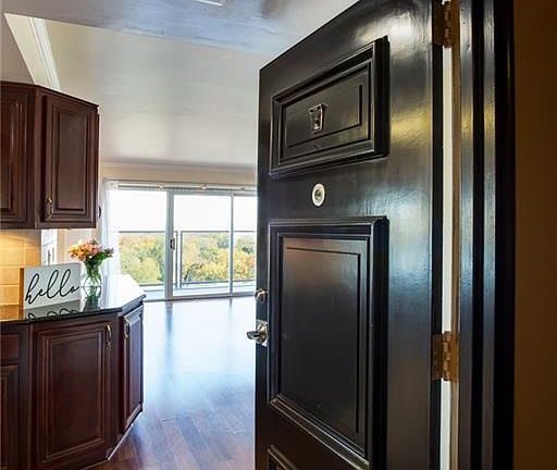 4th image of 4550 Warwick Blvd #703-04