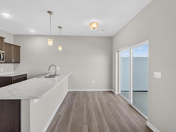 4th image of 1675 Reigle DRIVE #2