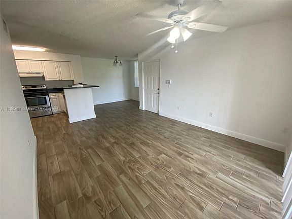 5th image of 12148 Saint Andrews Pl APT 102