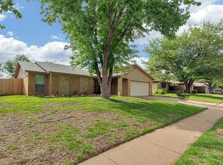 3109 Mossy Oak Ln, Bedford, TX 76021