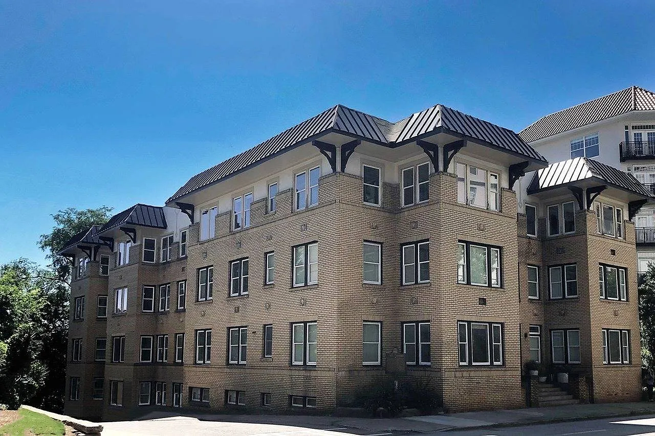 691 Juniper Apartments — Photo 3